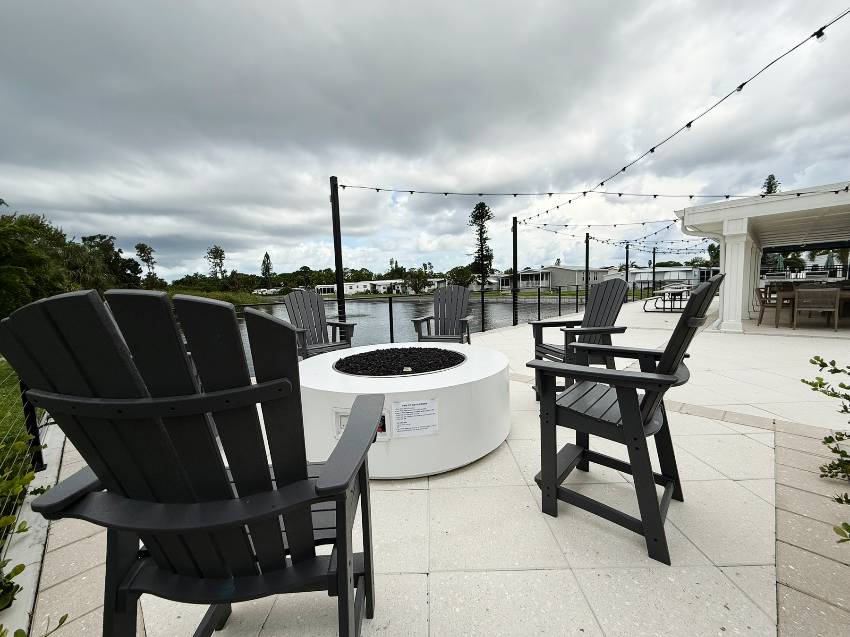 18 Date St a Bradenton, FL Mobile or Manufactured Home for Sale